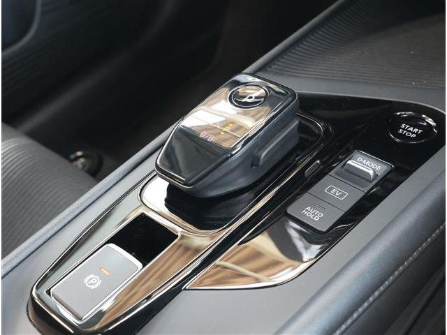 ノート Ｘ　Ｄオーディオ付　全周囲カメラ　バックカメラ　障害物センサー　Ｂｌｕｅｔｏｏｔｈ　ＬＥＤヘッドライト　布ハンドル　プライバシーガラス　衝突被害軽減ブレーキ（10枚目）