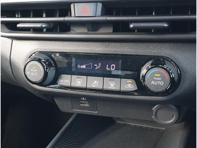 ノート Ｘ　Ｄオーディオ付　全周囲カメラ　バックカメラ　障害物センサー　Ｂｌｕｅｔｏｏｔｈ　ＬＥＤヘッドライト　布ハンドル　プライバシーガラス　衝突被害軽減ブレーキ（11枚目）