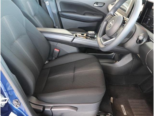 ノート Ｘ　Ｄオーディオ付　全周囲カメラ　バックカメラ　障害物センサー　Ｂｌｕｅｔｏｏｔｈ　ＬＥＤヘッドライト　布ハンドル　プライバシーガラス　衝突被害軽減ブレーキ（14枚目）