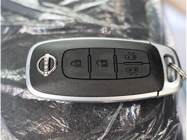 セレナ ｅ－パワー　ハイウェイスターＶ　寒冷地　１２．３型ナビ　ＴＶ　全カメラ　ＥＴＣ　Ｄレコ（25枚目）