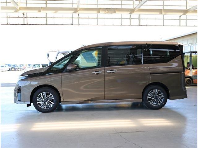 セレナ ｅ－パワー　ハイウェイスターＶ　寒冷地　１２．３型ナビ　ＴＶ　全カメラ　ＥＴＣ　Ｄレコ（34枚目）