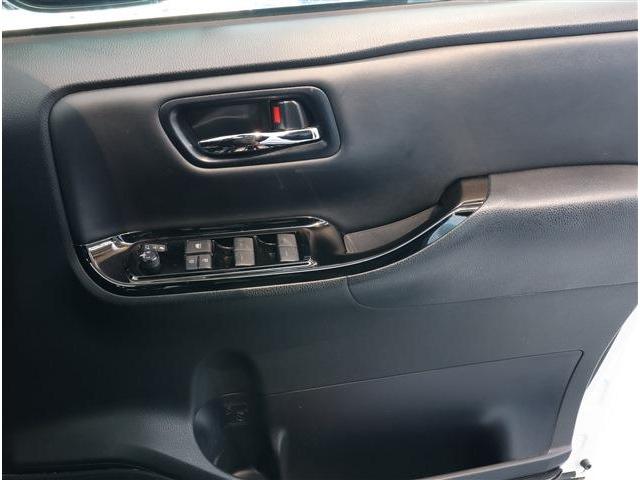 ヴォクシー ＺＳ　煌ＩＩＩ　軽減Ｂ・後席Ｍ・ナビ・ＴＶ・Ｂカメラ・ＥＴＣ（7枚目）