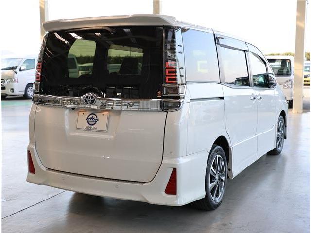 ヴォクシー ＺＳ　煌ＩＩＩ　軽減Ｂ・後席Ｍ・ナビ・ＴＶ・Ｂカメラ・ＥＴＣ（8枚目）