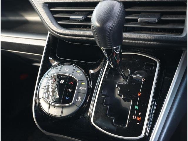 ヴォクシー ＺＳ　煌ＩＩＩ　軽減Ｂ・後席Ｍ・ナビ・ＴＶ・Ｂカメラ・ＥＴＣ（11枚目）