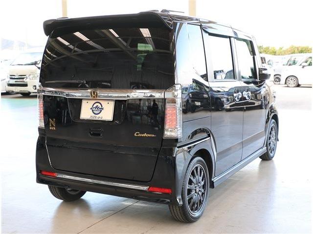 Ｎ－ＢＯＸカスタム Ｇ　ターボＳＳブラックスタイルパッケージ　ＣＤ　フルセグＴＶ　バックカメラ　ＥＴＣ　セキュリティ　フォグライト　プライバシーガラス　アルミホイール　エアロパーツ（8枚目）