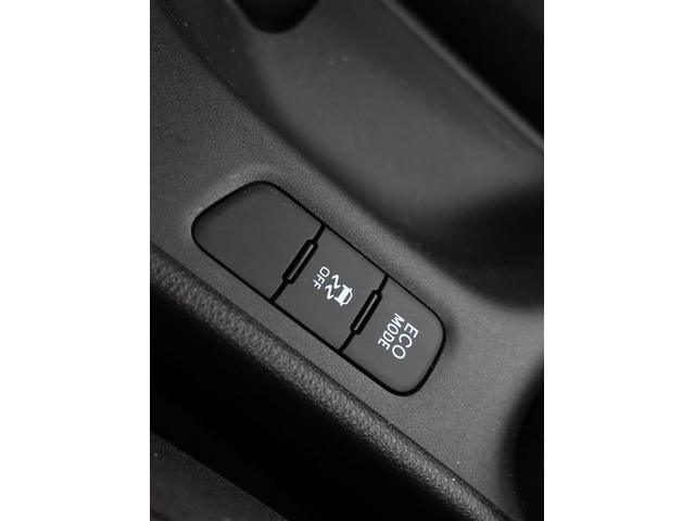 ヤリス Ｘ　ソナー・ナビ・ＥＴＣ・走行６０００ｋｍ（13枚目）