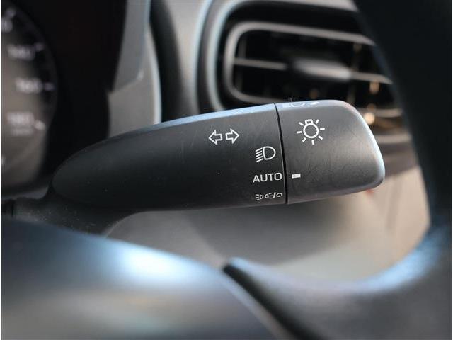 ヤリス Ｘ　ソナー・ナビ・ＥＴＣ・走行６０００ｋｍ（32枚目）