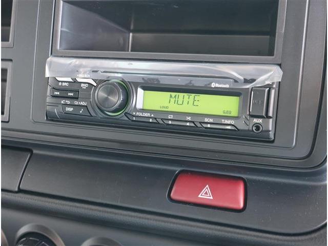 キャンター ＤＴ　全低床　２ｔ　登録済未使用車・バイザー・Ｆマット・Ｂカメラ（4枚目）