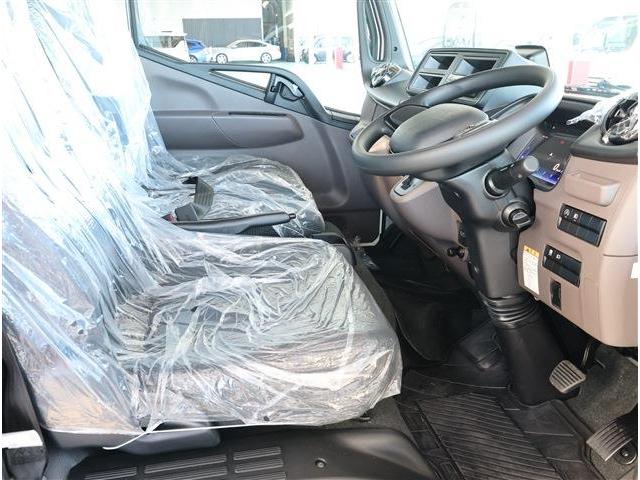 キャンター ＤＴ　全低床　２ｔ　登録済未使用車・バイザー・Ｆマット・Ｂカメラ（14枚目）