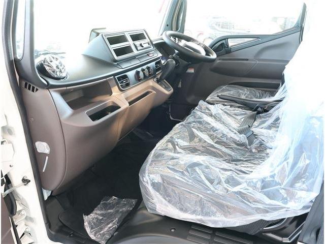 キャンター ＤＴ　全低床　２ｔ　登録済未使用車・バイザー・Ｆマット・Ｂカメラ（15枚目）