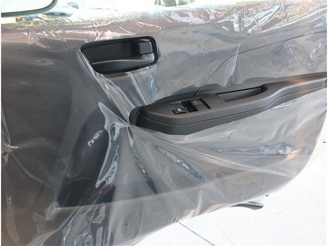 キャラバン ロングＤＸ　登録済未使用車・Ｐガラス・ナビ・ＴＶ・Ｂカメラ　（ホワイト）（7枚目）