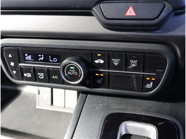 N-BOXカスタム L スタイル+ブラック 両側パワースライドドア+カラーインパネガーニッシュ+本革巻きステアリング)付き 衝突被害軽減ブレーキ リヤパーキングセンサー 電動パーキングブレーキ シートヒーター(12枚目)