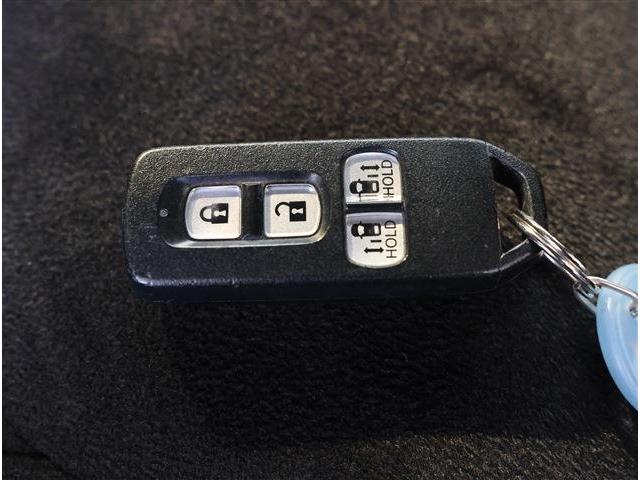 N-BOXカスタム L スタイル+ブラック 両側パワースライドドア+カラーインパネガーニッシュ+本革巻きステアリング)付き 衝突被害軽減ブレーキ リヤパーキングセンサー 電動パーキングブレーキ シートヒーター(18枚目)