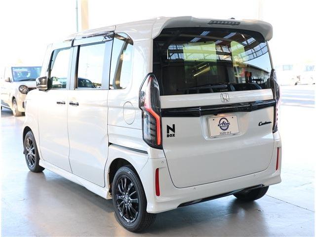 N-BOXカスタム L スタイル+ブラック 両側パワースライドドア+カラーインパネガーニッシュ+本革巻きステアリング)付き 衝突被害軽減ブレーキ リヤパーキングセンサー 電動パーキングブレーキ シートヒーター(25枚目)