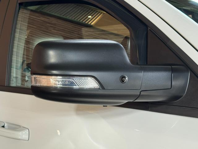 ダッジ・ラム レベル 4WD パノラマルーフ 新車並行 V8 5.7L HEMIエンジン 12インチディスプレイオーディオ ETC ドライブレコーダー REVELブラックレザーシート サイドステップ ベッドステップ(15枚目)