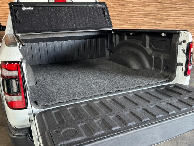ダッジ・ラム レベル 4WD パノラマルーフ 新車並行 V8 5.7L HEMIエンジン 12インチディスプレイオーディオ ETC ドライブレコーダー REVELブラックレザーシート サイドステップ ベッドステップ(20枚目)