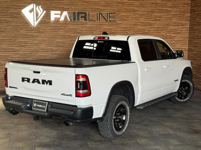 ダッジ・ラム レベル 4WD パノラマルーフ 新車並行 V8 5.7L HEMIエンジン 12インチディスプレイオーディオ ETC ドライブレコーダー REVELブラックレザーシート サイドステップ ベッドステップ(22枚目)