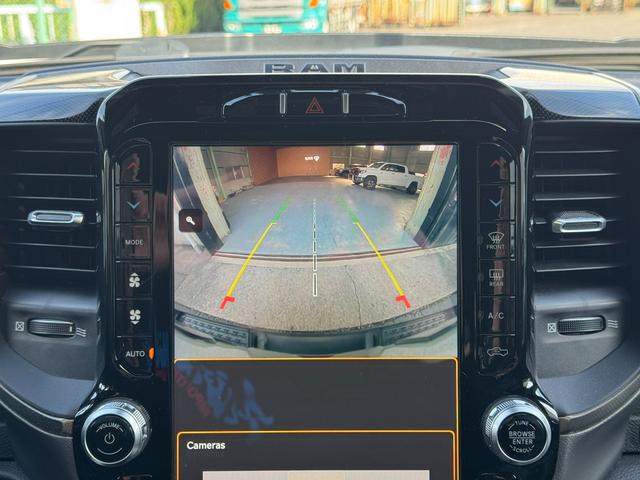 ダッジ・ラム レベル 4WD パノラマルーフ 新車並行 V8 5.7L HEMIエンジン 12インチディスプレイオーディオ ETC ドライブレコーダー REVELブラックレザーシート サイドステップ ベッドステップ(32枚目)