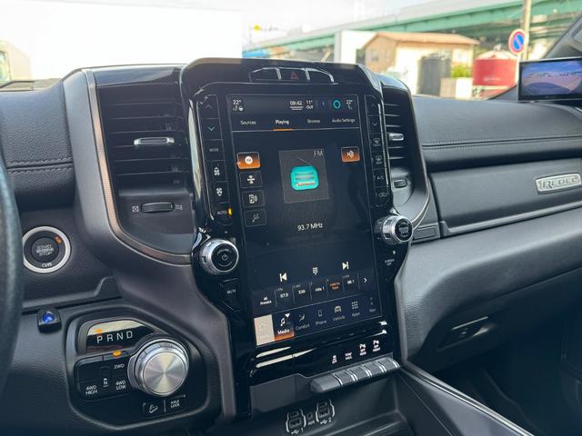 ダッジ・ラム レベル 4WD パノラマルーフ 新車並行 V8 5.7L HEMIエンジン 12インチディスプレイオーディオ ETC ドライブレコーダー REVELブラックレザーシート サイドステップ ベッドステップ(34枚目)