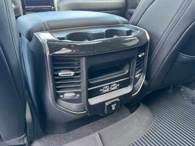 ダッジ・ラム レベル 4WD パノラマルーフ 新車並行 V8 5.7L HEMIエンジン 12インチディスプレイオーディオ ETC ドライブレコーダー REVELブラックレザーシート サイドステップ ベッドステップ(60枚目)