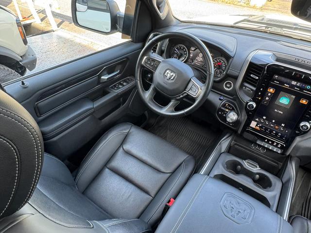 ダッジ・ラム レベル 4WD パノラマルーフ 新車並行 V8 5.7L HEMIエンジン 12インチディスプレイオーディオ ETC ドライブレコーダー REVELブラックレザーシート サイドステップ ベッドステップ(61枚目)