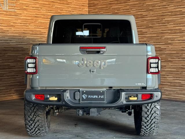 ジープ・グラディエーター ルビコン 392ファイナルエディションスタイル・スティールバンパー・WARNウインチ・専用ボンネット&デカール・ハイフェンダー・後期グリル・AO17インチホイール・37外径M/Tタイヤ・RC3.5インチリフト(7枚目)