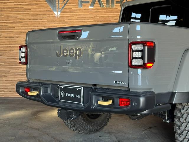 ジープ・グラディエーター ルビコン 392ファイナルエディションスタイル・スティールバンパー・WARNウインチ・専用ボンネット&デカール・ハイフェンダー・後期グリル・AO17インチホイール・37外径M/Tタイヤ・RC3.5インチリフト(21枚目)