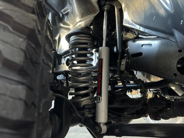 ジープ・グラディエーター ルビコン 392ファイナルエディションスタイル・スティールバンパー・WARNウインチ・専用ボンネット&デカール・ハイフェンダー・後期グリル・AO17インチホイール・37外径M/Tタイヤ・RC3.5インチリフト(27枚目)