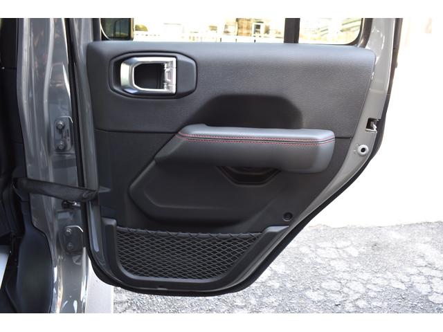 ジープ・グラディエーター ルビコン 392ファイナルエディションスタイル・スティールバンパー・WARNウインチ・専用ボンネット&デカール・ハイフェンダー・後期グリル・AO17インチホイール・37外径M/Tタイヤ・RC3.5インチリフト(39枚目)