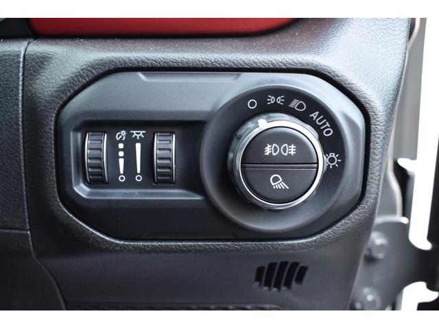 ジープ・グラディエーター ルビコン 392ファイナルエディションスタイル・スティールバンパー・WARNウインチ・専用ボンネット&デカール・ハイフェンダー・後期グリル・AO17インチホイール・37外径M/Tタイヤ・RC3.5インチリフト(50枚目)