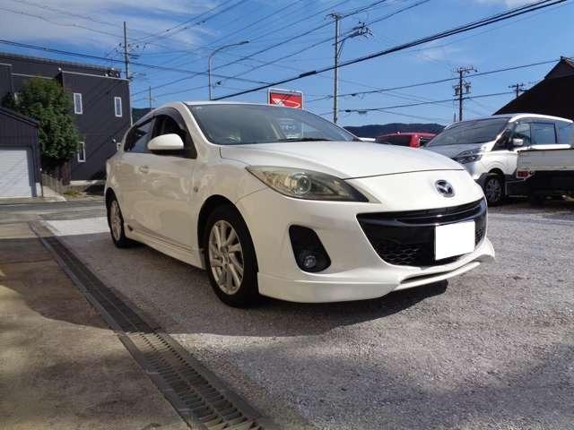 アクセラスポーツ １５Ｓ　アルミホイール　スマートキー　ＣＶＴ　盗難防止システム　衝突安全ボディ　ＡＢＳ　ＥＳＣ　エアコン　パワーステアリング　パワーウィンドウ（4枚目）