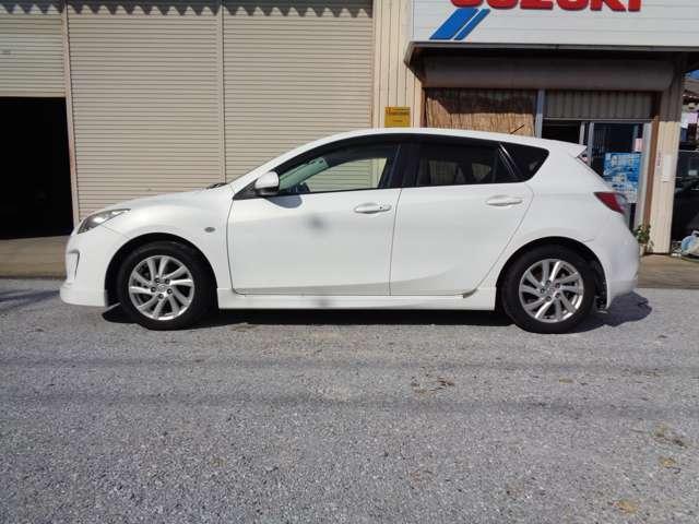 アクセラスポーツ １５Ｓ　アルミホイール　スマートキー　ＣＶＴ　盗難防止システム　衝突安全ボディ　ＡＢＳ　ＥＳＣ　エアコン　パワーステアリング　パワーウィンドウ（5枚目）