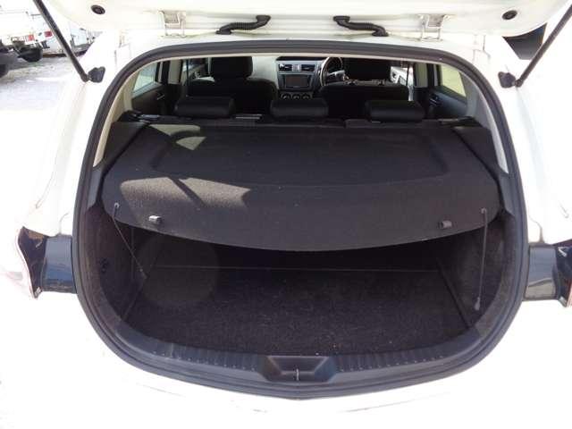 アクセラスポーツ １５Ｓ　アルミホイール　スマートキー　ＣＶＴ　盗難防止システム　衝突安全ボディ　ＡＢＳ　ＥＳＣ　エアコン　パワーステアリング　パワーウィンドウ（8枚目）