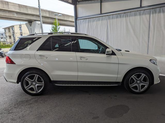 ＧＬＥ３５０ｄ　４マチックスポーツ　パナメリカーナグリル／パノラミックスライディングルーフ／ディストロニック＋／全周囲３６０°カメラ／純正ＨＤＤナビＴＶ／Ｈａｒｍａｎ　Ｋａｒｄｏｎサウンド／黒革シート／ＢＳＭ(8枚目)