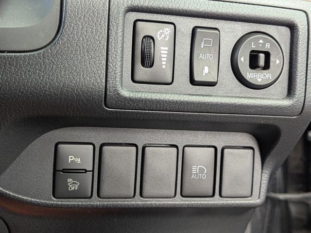 CT CT200h バージョンC TRDスポーツマフラー/アダプティブクルーズコントロール/レーンアシスト/ファブリックLtexブラックシート/純正SDナビTV/LEDヘッドライト&フォグランプ/クリアランスソナー(10枚目)