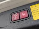【パワーバックドア】荷物を持ちながらでも簡単にリアゲートを開閉できるあればうれしい装備の1つです。