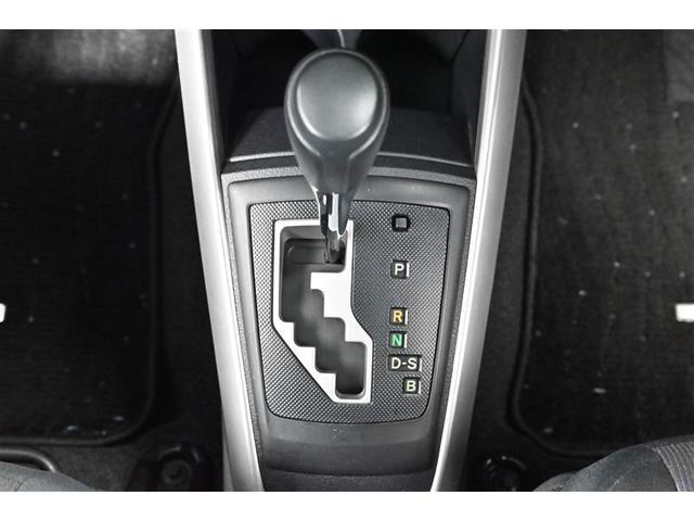 カローラフィールダー １．５Ｘ　リモコンキー　エアコン　横滑り防止　ＡＢＳ　パワーステアリング　パワーウィンドウ　バックカメラ　Ｗエアバッグ　カーテンエアバッグ　メモリナビ　ナビＴＶ　ＥＴＣ　定期点検記録簿　エアバッグ　ワンセグＴＶ（7枚目）