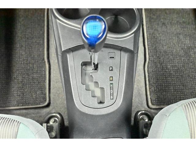 アクア Sスタイルブラック AUX端子 記録簿あり バックモニタ- 地デジフルセグ ナビTV イモビライザー スマートキープッシュスタート 1オーナー アルミホイール ETC付き Wエアバッグ キーフリ メモリーナビゲーション(7枚目)