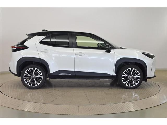 ヤリスクロス Ｚ　バックモニタ　横滑り防止システム　イモビ　カーテンエアバッグ　ナビ　クルーズＣ　エアコン　スマートキ－　アルミ　キーフリー　パワステ　ダブルエアバック　ＬＥＤヘット　エアバッグ　記録簿有　ＡＢＳ（4枚目）