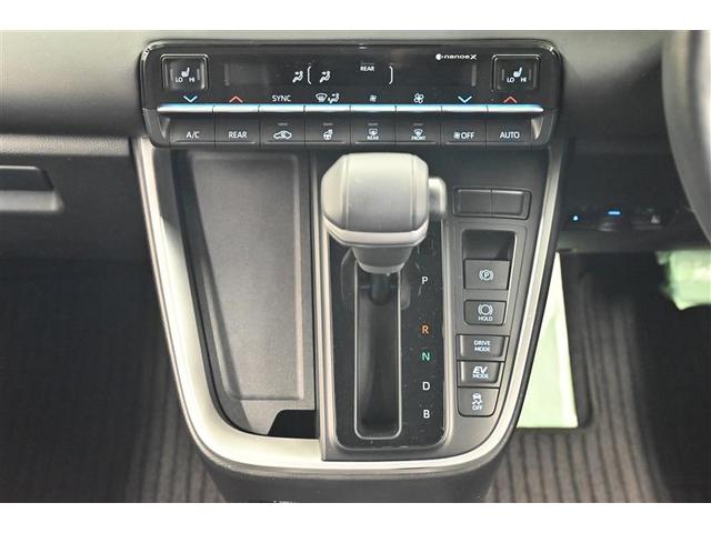 ヴォクシー ハイブリッドS-Z Bカメ エアバッグ 横滑り防止装置 LEDライト オートクルーズ キーレス アルミホイール ABS ナビ&TV スマートキ- メモリーナビ 3列シート フルタイム4WD エアコン ETC フルTV(7枚目)