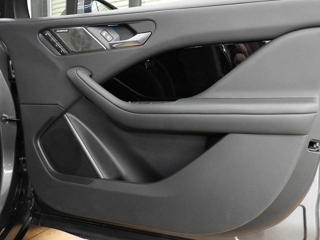 SE 純正ナビ360°モニタ-本革シート&シートヒーター純正20インチAWレーダークルーズ&レーンキープアシストLEDヘッドETCパワーバックドアMERIDIANサウンド スマートキー フロアマット(64枚目)