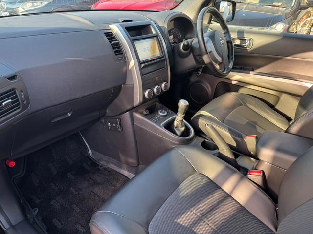 エクストレイル 20GT サンルーフ 大型電動サンルーフ付き12モデル 電動格納 オールモード4WD ナビ リアカメラ SDナビ インテリジェントキー クルコン Wエアバッグ キーフリー 衝突安全ボディ パワーウインドウ オートエアコン(14枚目)