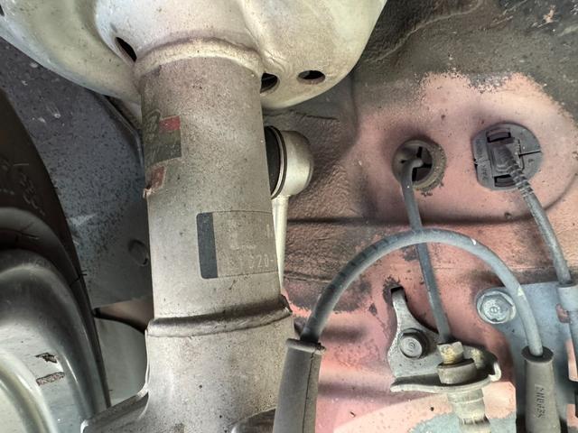 フィット ＲＳ　無限マフラー無限サスペンション無限エアロバンパー無限スポイラー無限フロアマット無限レカロシートレール　フルフラット　キ－レス　セキュリティアラーム　ＡＡＣ　衝突安全ボディ　ＥＴＣ（6枚目）