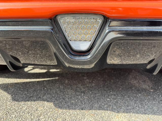 フィット ＲＳ　無限マフラー無限サスペンション無限エアロバンパー無限スポイラー無限フロアマット無限レカロシートレール　フルフラット　キ－レス　セキュリティアラーム　ＡＡＣ　衝突安全ボディ　ＥＴＣ（7枚目）