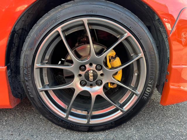 フィット ＲＳ　無限マフラー無限サスペンション無限エアロバンパー無限スポイラー無限フロアマット無限レカロシートレール　フルフラット　キ－レス　セキュリティアラーム　ＡＡＣ　衝突安全ボディ　ＥＴＣ（26枚目）