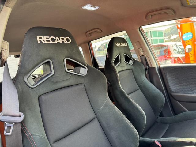 フィット ＲＳ　無限マフラー無限サスペンション無限エアロバンパー無限スポイラー無限フロアマット無限レカロシートレール　フルフラット　キ－レス　セキュリティアラーム　ＡＡＣ　衝突安全ボディ　ＥＴＣ（30枚目）