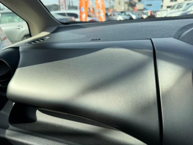 フィット ＲＳ　無限マフラー無限サスペンション無限エアロバンパー無限スポイラー無限フロアマット無限レカロシートレール　フルフラット　キ－レス　セキュリティアラーム　ＡＡＣ　衝突安全ボディ　ＥＴＣ（39枚目）