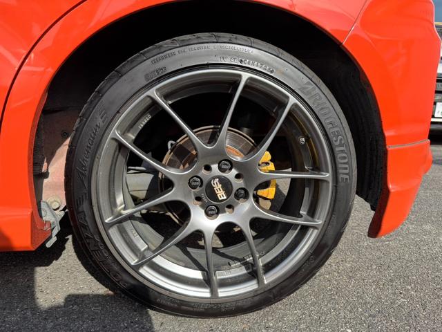 フィット ＲＳ　無限マフラー無限サスペンション無限エアロバンパー無限スポイラー無限フロアマット無限レカロシートレール　フルフラット　キ－レス　セキュリティアラーム　ＡＡＣ　衝突安全ボディ　ＥＴＣ（45枚目）