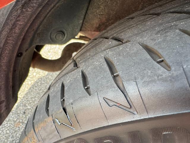 フィット ＲＳ　無限マフラー無限サスペンション無限エアロバンパー無限スポイラー無限フロアマット無限レカロシートレール　フルフラット　キ－レス　セキュリティアラーム　ＡＡＣ　衝突安全ボディ　ＥＴＣ（50枚目）