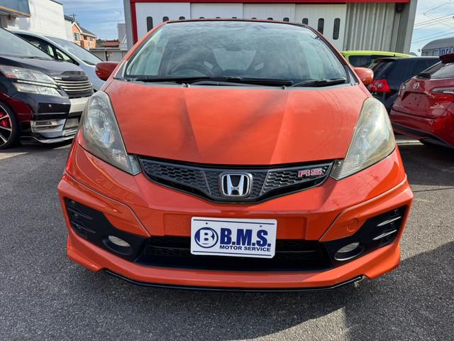 フィット ＲＳ　無限マフラー無限サスペンション無限エアロバンパー無限スポイラー無限フロアマット無限レカロシートレール　フルフラット　キ－レス　セキュリティアラーム　ＡＡＣ　衝突安全ボディ　ＥＴＣ（54枚目）